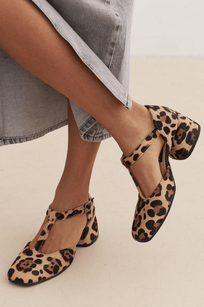 MARGHERITA | Zapatos con tira en T y estampado animal