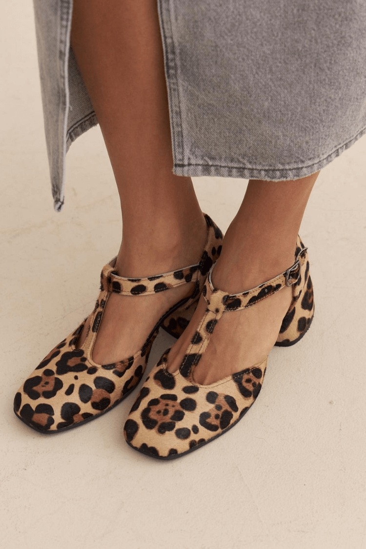MARGHERITA | Zapatos con tira en T y estampado animal