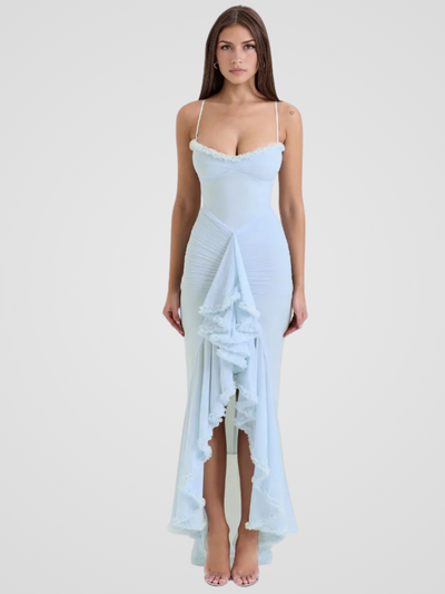 Vivienne | Vestido largo con volantes, detalles de encaje y abertura alta