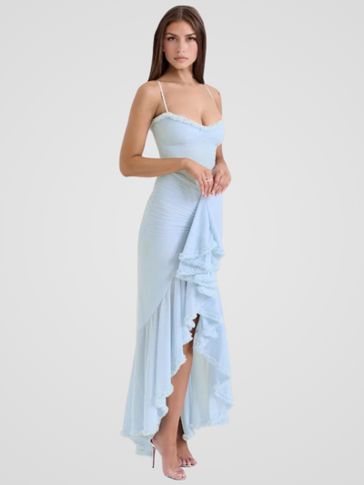 Vivienne | Vestido largo con volantes, detalles de encaje y abertura alta