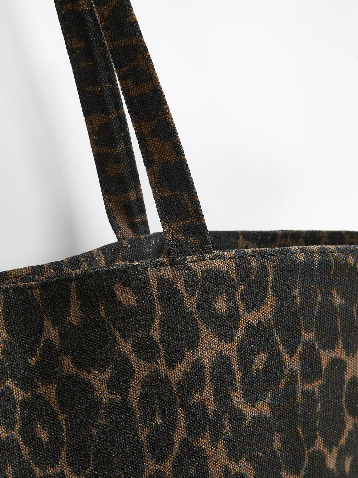 Bolso de hombro con estampado de leopardo