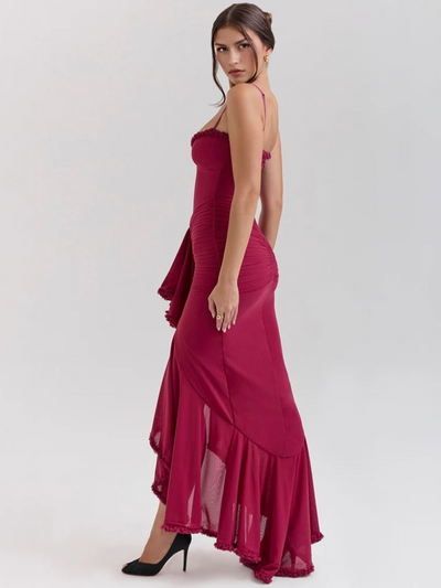 Vivienne | Vestido largo con volantes, detalles de encaje y abertura alta