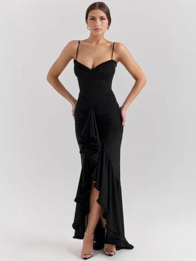 Vivienne | Vestido largo con volantes, detalles de encaje y abertura alta