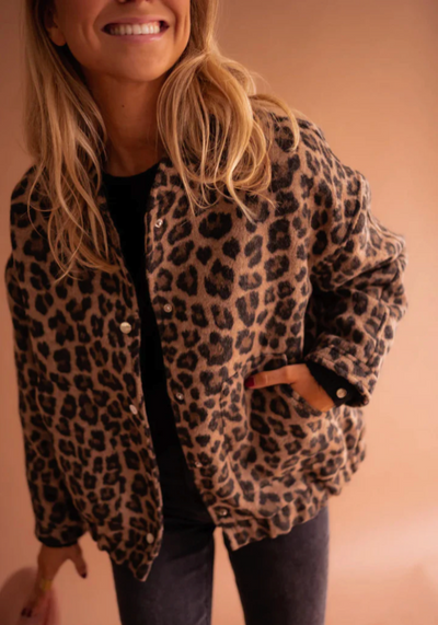 LEONA | La Chaqueta Bomber de Leopardo